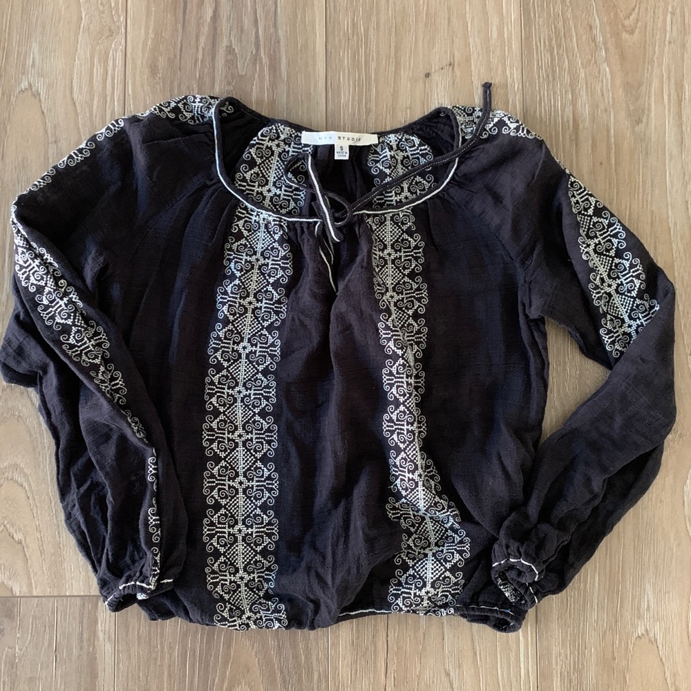 Max Studio embroidered blouse Vyshyvanka